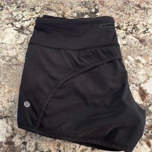 Black 4way stretch lulu shorts